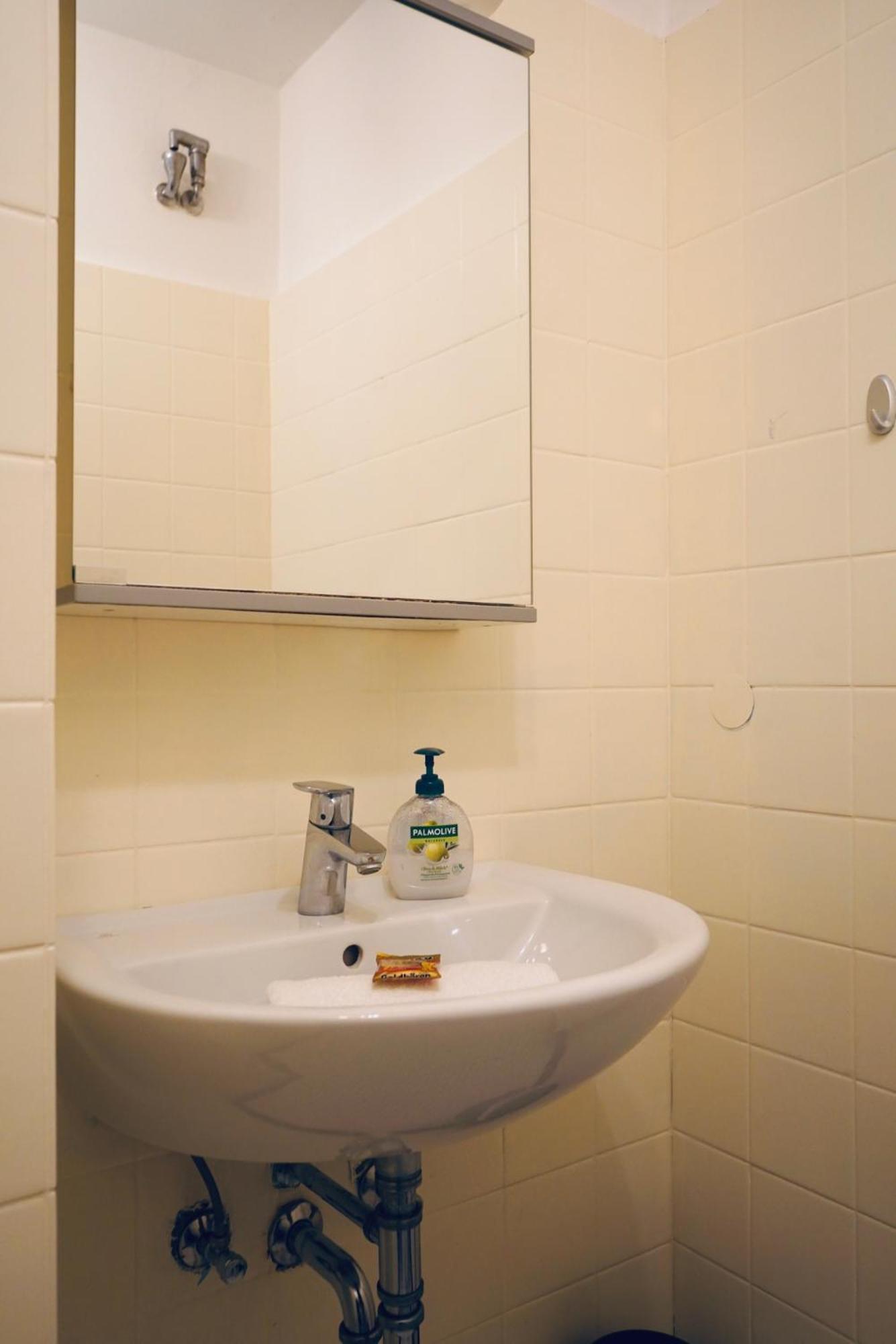 Apartment In Ruhiger Lage-Waschmaschine-Balkon Βόλφσμπουργκ Εξωτερικό φωτογραφία